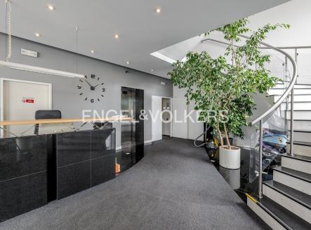 3 (2) | Pronájem - komerční objekt, sklad, 520 m²