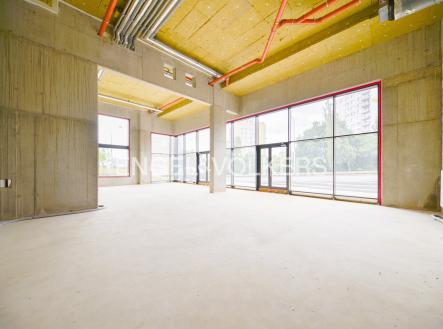 4 | Pronájem - obchodní prostor, 216 m²