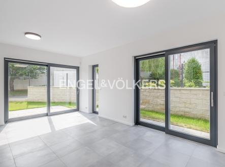 1 | Pronájem - dům/vila, 226 m²