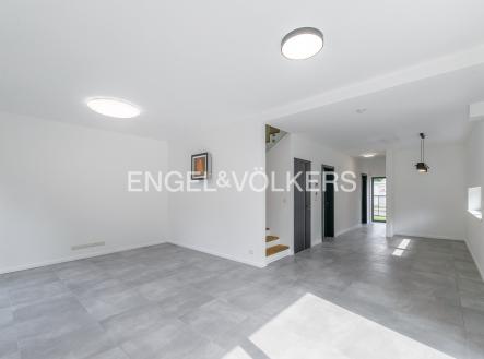 4 | Pronájem - dům/vila, 226 m²