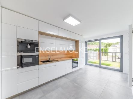 3 | Pronájem - dům/vila, 226 m²