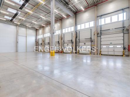 3 | Pronájem - komerční objekt, sklad, 2 828 m²