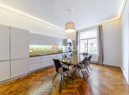 Pronájem bytu, 4+1, 146 m² obrázek