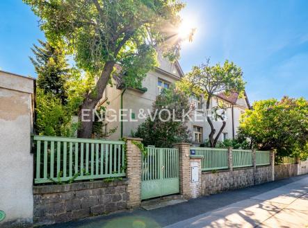 1 (1) | Prodej - dům/vila, 150 m²