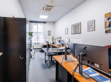 P1279079_web | Pronájem - kanceláře, 666 m²
