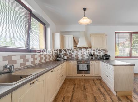 2 | Pronájem - dům/vila, 207 m²