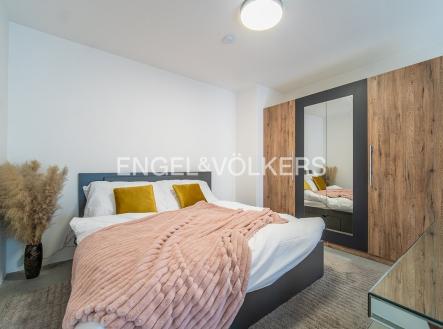 4 | Pronájem bytu, 2+kk, 37 m²
