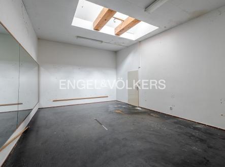 3 | Pronájem - obchodní prostor, 94 m²