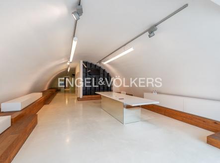 2 (2) | Pronájem - kanceláře, 250 m²