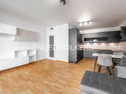 2 | Pronájem bytu, 2+kk, 61 m²