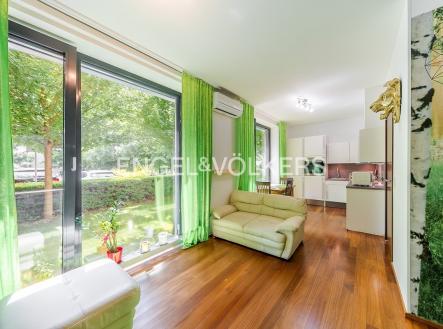 Pronájem bytu, 1+kk, 36 m² obrázek