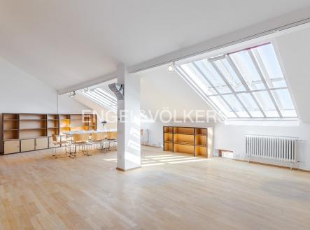 Pronájem bytu, 3+1, 113 m² obrázek