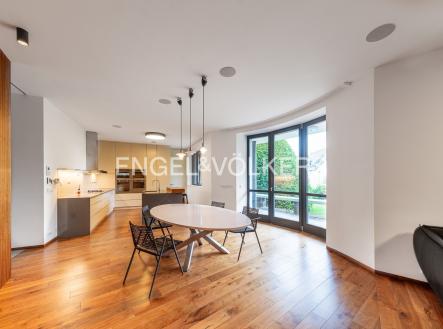 Pronájem - dům/vila, 540 m² obrázek