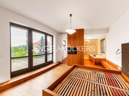 4 | Pronájem - dům/vila, 540 m²