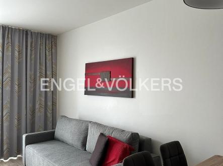 98878e25-2a45-4a44-a7a7-04476e17a001 | Pronájem bytu, 2+kk, 52 m²