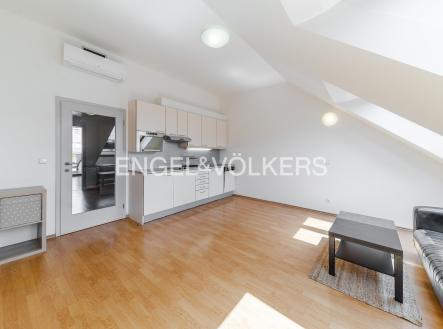 2 | Pronájem bytu, 2+kk, 55 m²