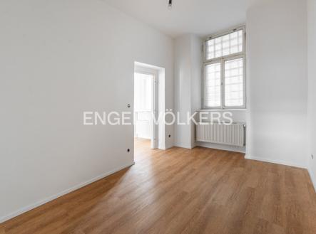 P1289413_web | Pronájem - obchodní prostor, 85 m²