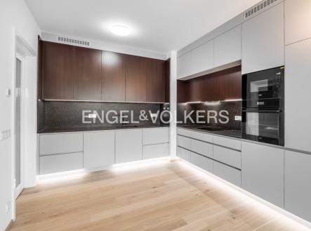 3 | Pronájem bytu, 2+kk, 56 m²