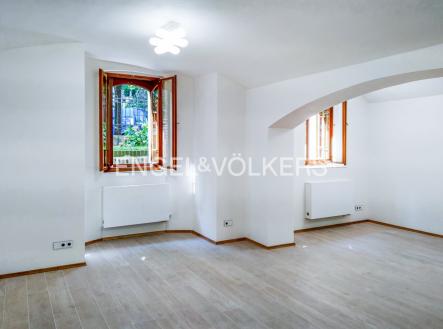 IMAG4330 | Pronájem - kanceláře, 73 m²