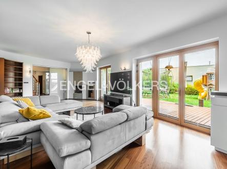 1 | Pronájem - dům/vila, 315 m²