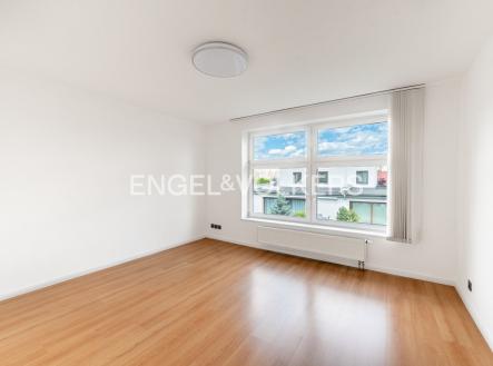 Pronájem - dům/vila, 262 m² obrázek