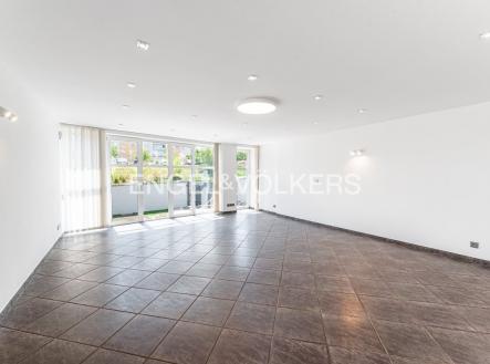 4 | Pronájem - dům/vila, 360 m²