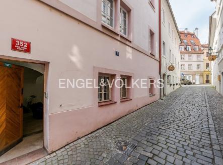 Pronájem - komerční objekt, jiný, 175 m²