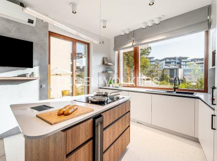 Pronájem - dům/vila, 182 m² obrázek