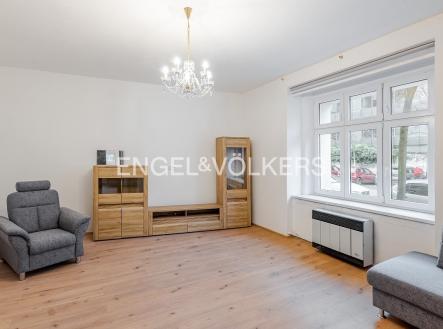 Pronájem bytu, 1+kk, 38 m² obrázek