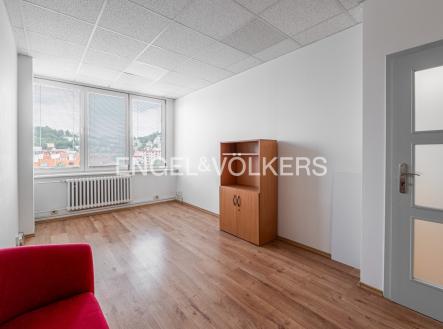 003 (3) | Pronájem - kanceláře, 68 m²