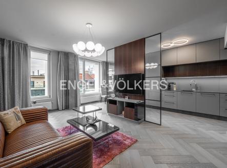 Pronájem bytu, 4+kk, 197 m² obrázek