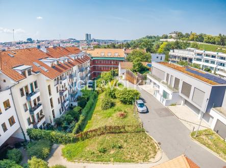 2 (9) | Prodej - pozemek pro bydlení, 388 m²