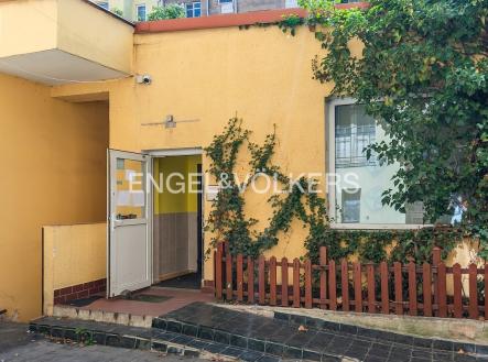 1 | Pronájem - obchodní prostor, 138 m²