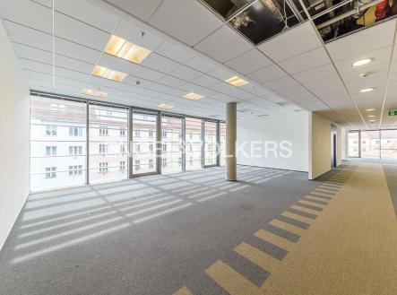 1 | Pronájem - kanceláře, 564 m²