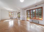 Pronájem - dům/vila, 316 m²