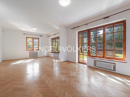 Pronájem - dům/vila, 316 m² obrázek