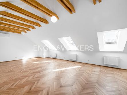 Pronájem bytu, 4+kk, 153 m² obrázek