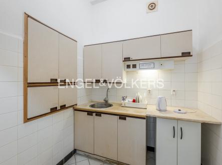 4 | Pronájem - kanceláře, 22 m²