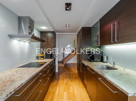 2 (2) | Pronájem bytu, 5+kk, 210 m²