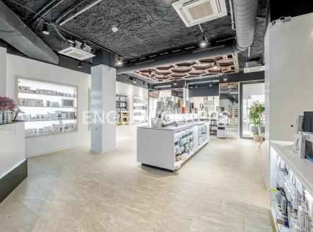 Pronájem - obchodní prostor, 176 m²