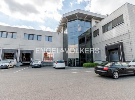 1 | Pronájem - komerční objekt, sklad, 147 m²