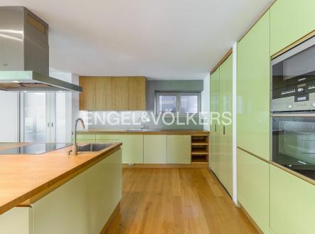 DSC_8934_web | Pronájem - dům/vila, 400 m²