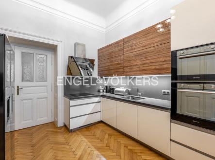 P1401515_web | Pronájem bytu, 4+1, 135 m²