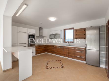 2 | Pronájem - dům/vila, 180 m²