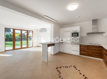 1 | Pronájem - dům/vila, 180 m²