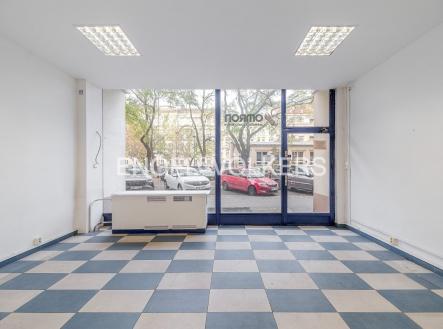 2 | Pronájem - obchodní prostor, 141 m²