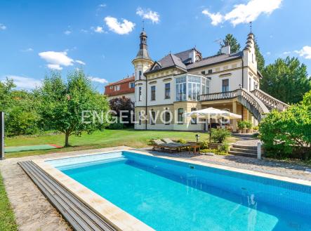 3 (5) | Prodej - dům/vila, 581 m²