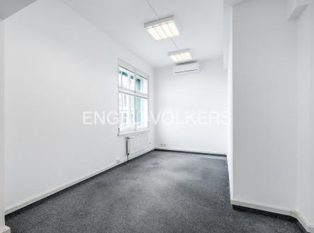 4 | Pronájem - kanceláře, 105 m²