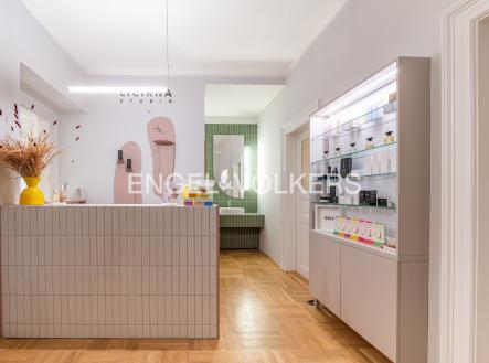 2 | Prodej - obchodní prostor, 108 m²