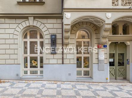 3 | Prodej - obchodní prostor, 108 m²